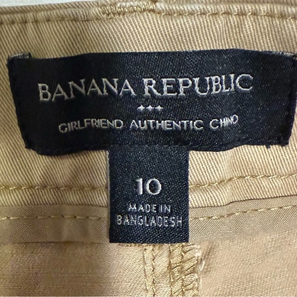 Gently Worn Banana Republic Girlfriend Authentic Chino Pants in Tan - Picture 2 of 5